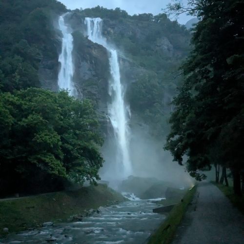 Pfingstausfahrt25_nachAquafraggiaHeisstWasserfallAufItalienisch