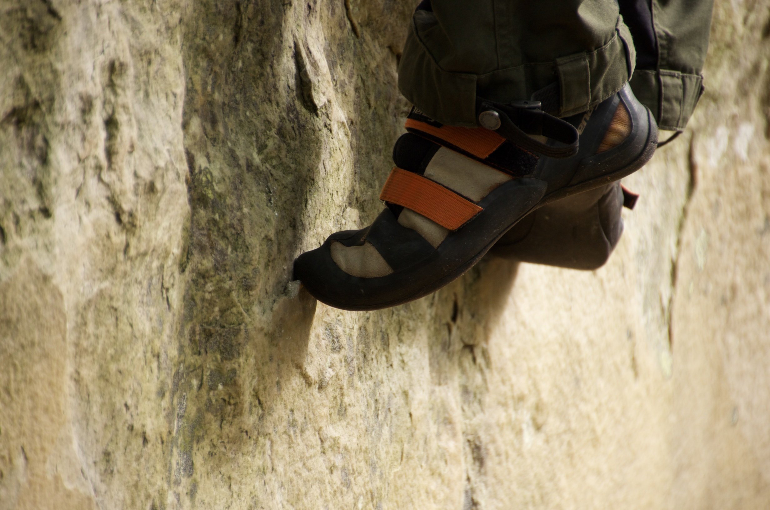 Ein Schuh an der Wand (Foto: Stefan)
